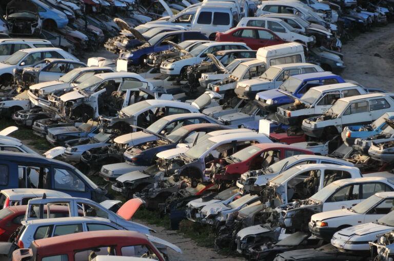 Die häufigsten Mythen über die Autoverschrottung – Aufklärung und Wahrheit über umweltgerechte Fahrzeugentsorgung